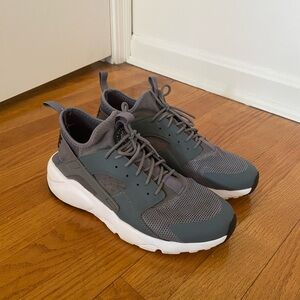 NIKE Air Huarache Run Ultra Men’s Sneaker - Cool Gray